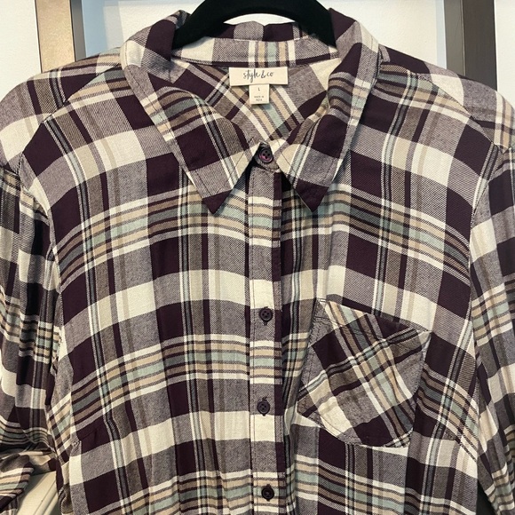 Size L Style&Co button up shirt. Excellent quality and excellent condition! - Picture 5 of 8